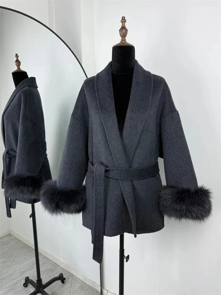Vantini™ | Sofisticato cappotto corto in lana